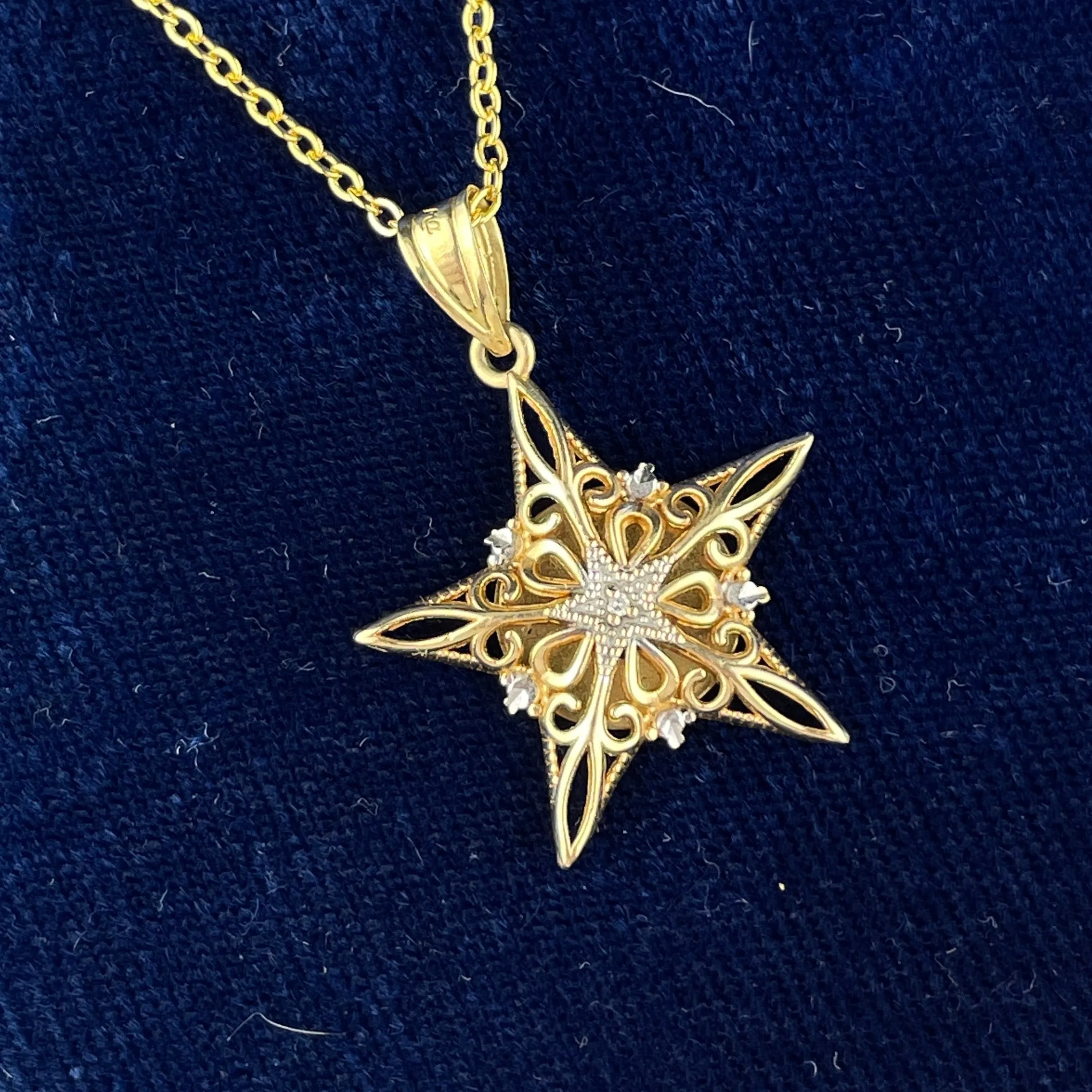 14K Gold Filigree Diamond Star Pendant Necklace