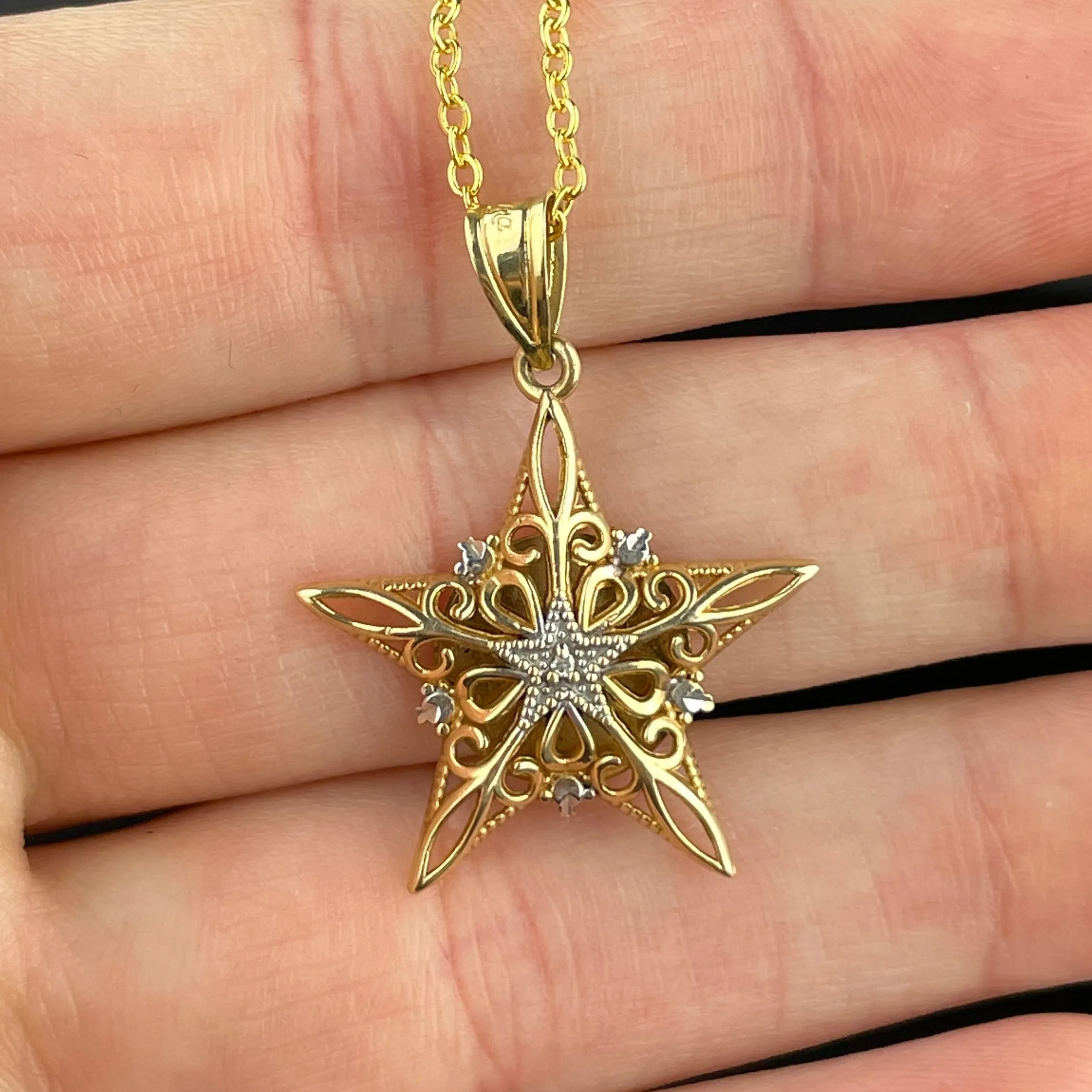 14K Gold Filigree Diamond Star Pendant Necklace