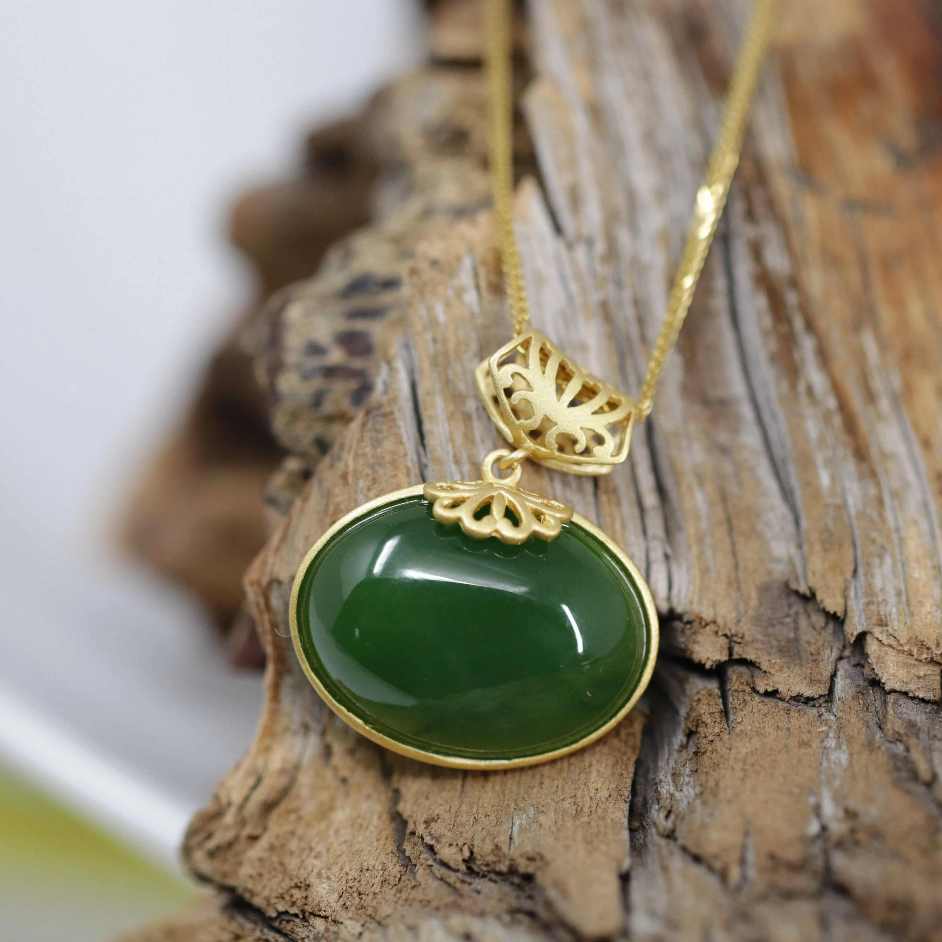 Baikalla? "Lucky Oval Jade" Sterling Silver Nephrite Green Jade Classic Pendant Necklace