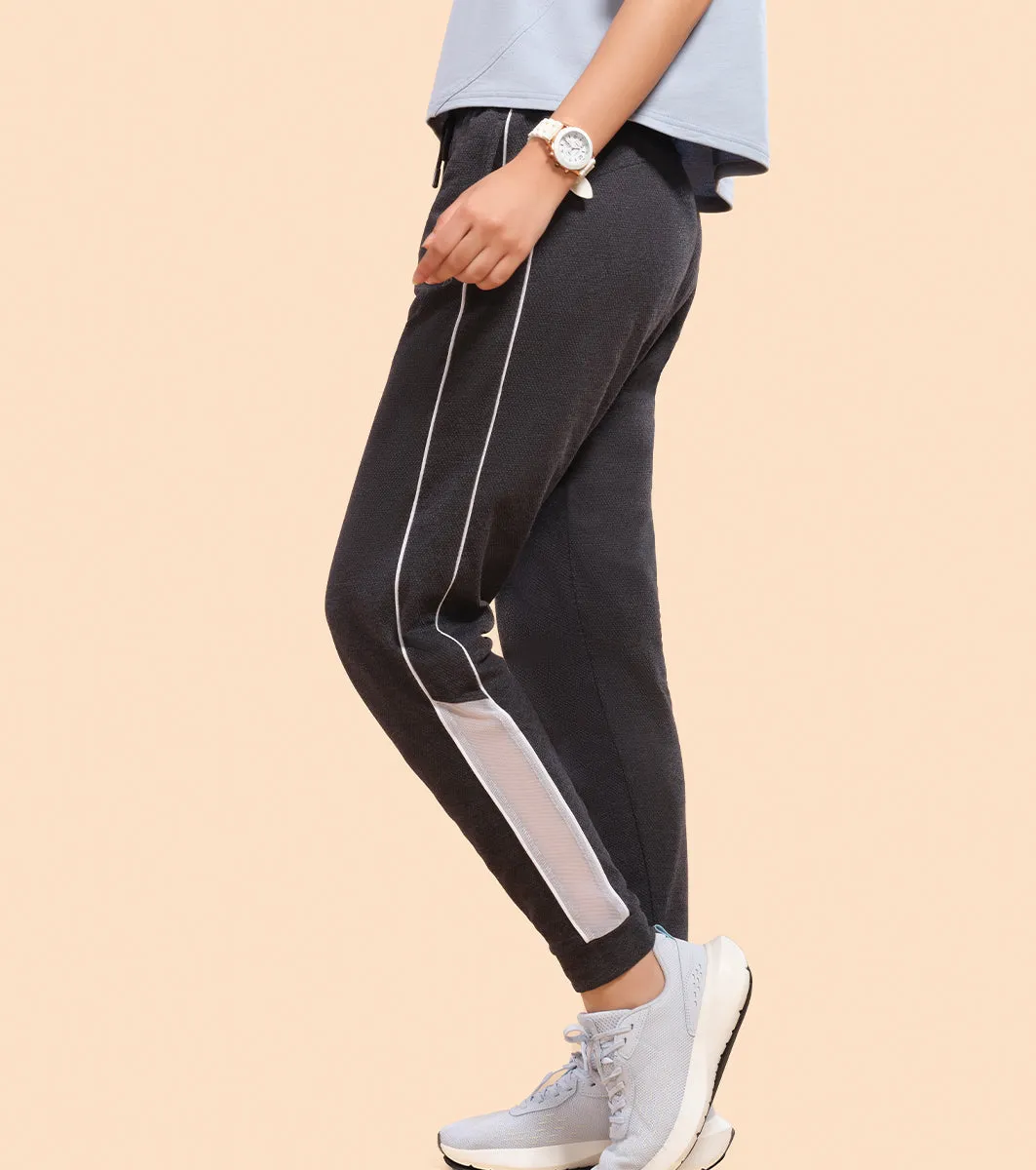 Enamor Relaxed Fit Popcorn Fabric Jogger For Women | Mid Rise Regular Length Piping Jogger | E403