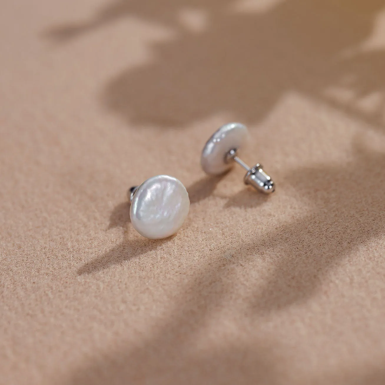 Freshwater Circle Keshi Pearl Stud Earrings WE00774 | Stone