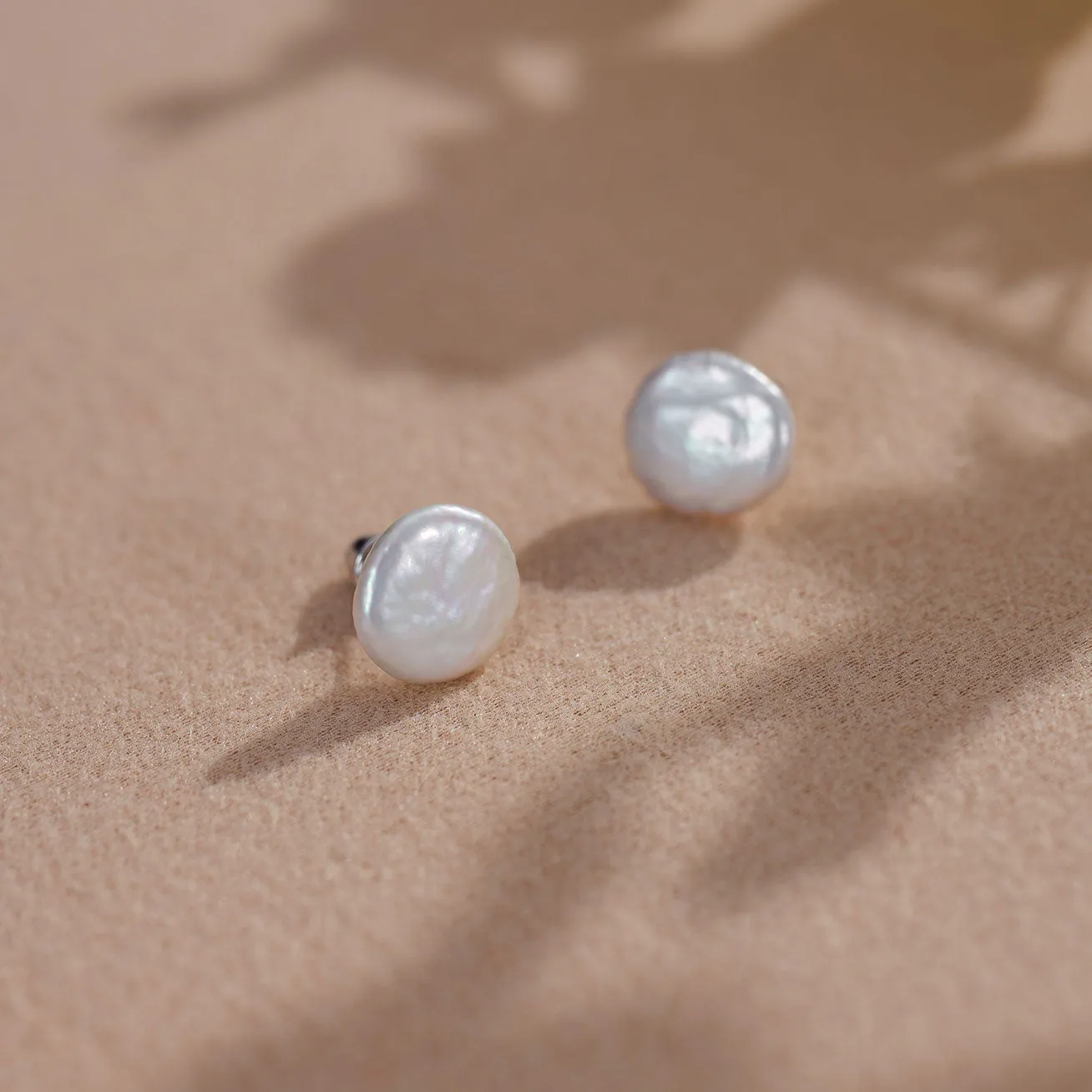 Freshwater Circle Keshi Pearl Stud Earrings WE00774 | Stone