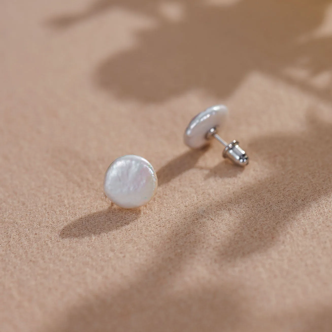 Freshwater Circle Keshi Pearl Stud Earrings WE00774 | Stone