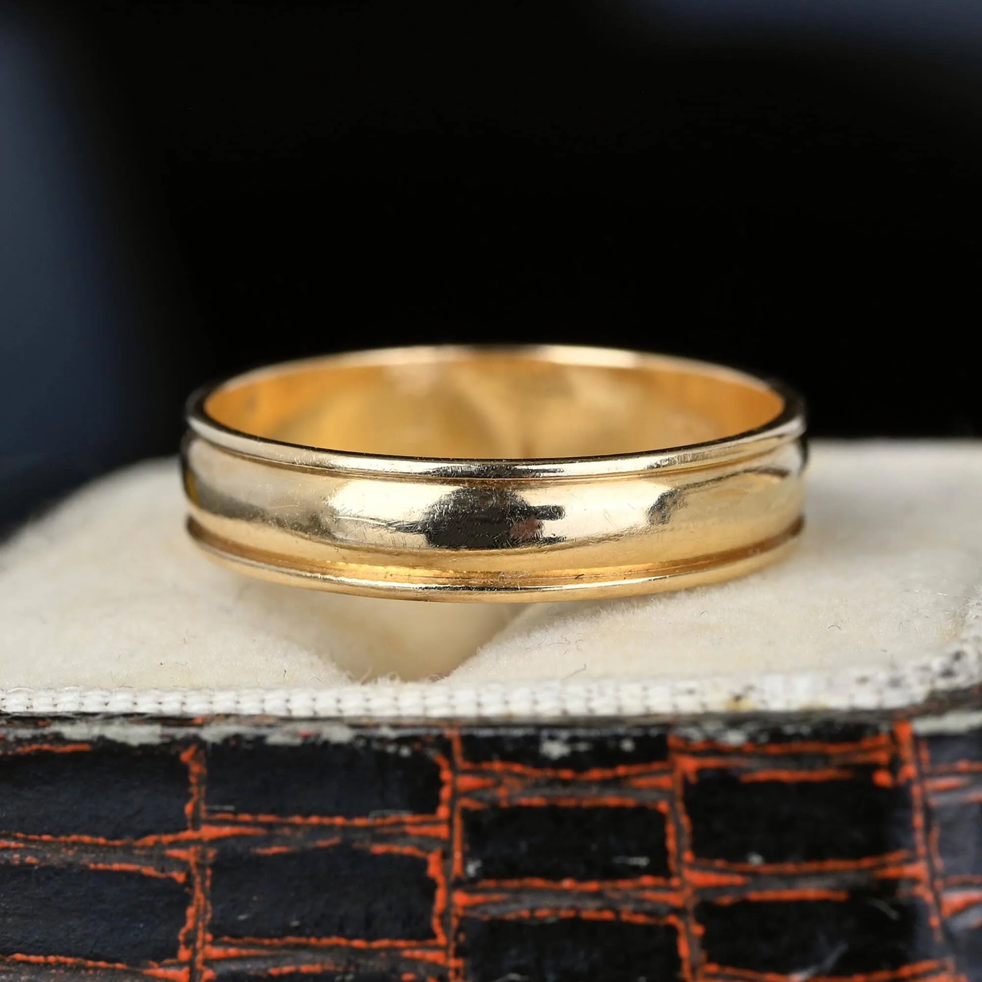 Vintage 14K Gold Wedding Band Ring