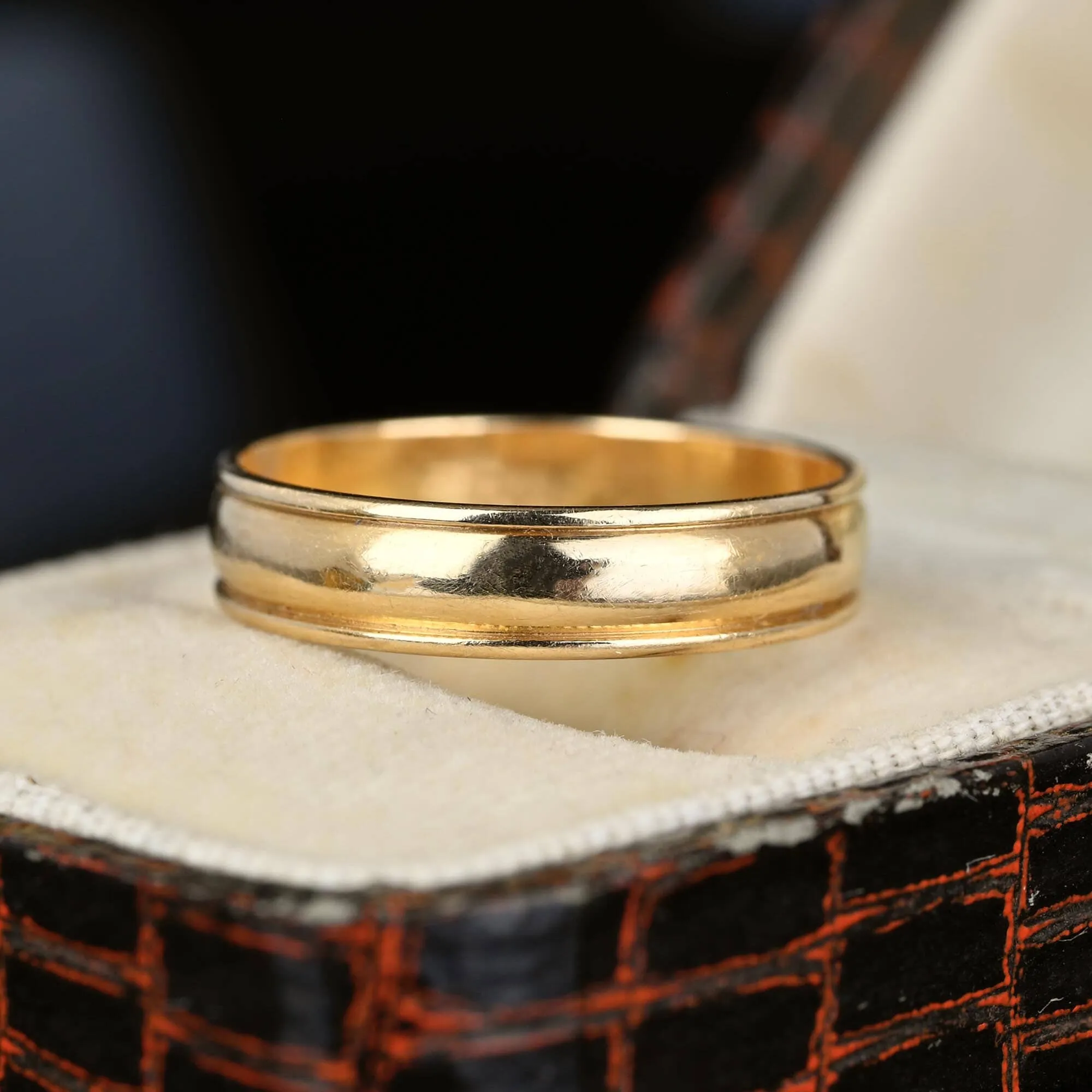 Vintage 14K Gold Wedding Band Ring