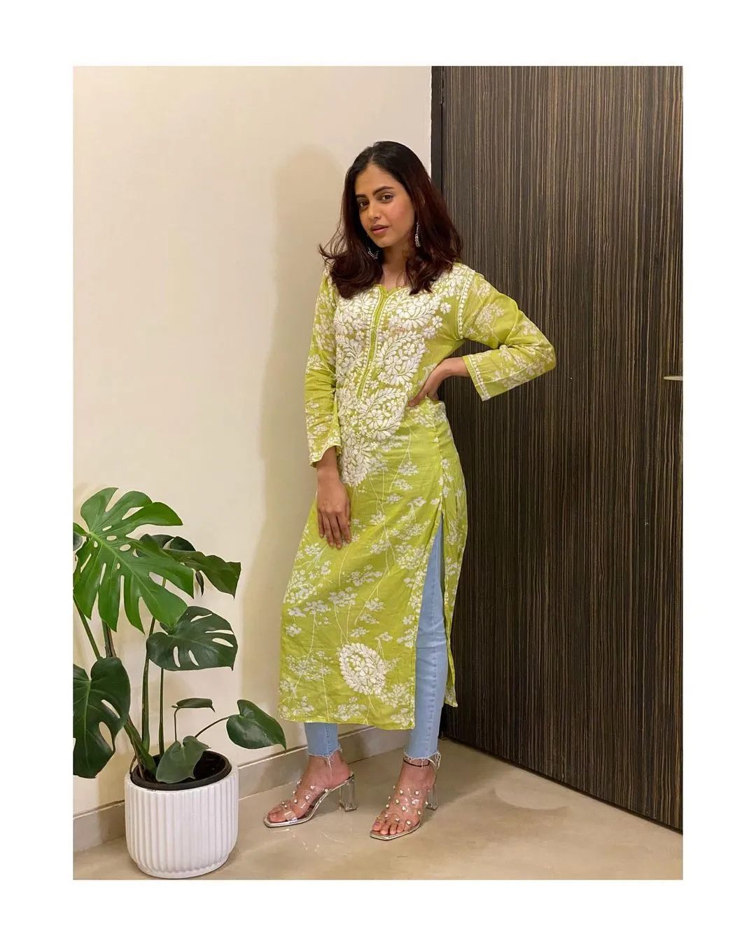 Zainab Chikankari Mulmul Straight Kurti